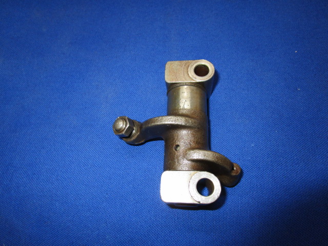 Schwinghebel kompl. Auslaß R24,25, Einlaß links und Auslaß rechts R51/2 gebraucht