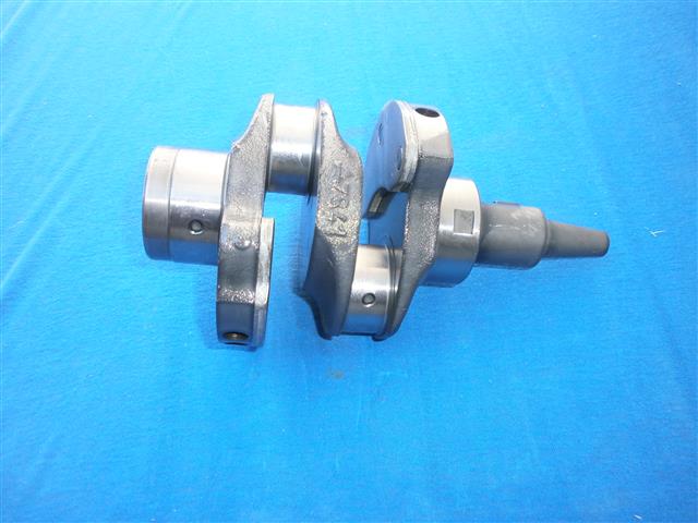 Kurbelwelle /5/6,90S bis Bj. 9.75 (M10) geschliffen zum Einbau wird benötigt und muß extra bestellt werden:
11111250155 Lagerbuchse rot     1x
11111265437 Lagerbuchse grün   1x
11241258460 Lagerschale             4x