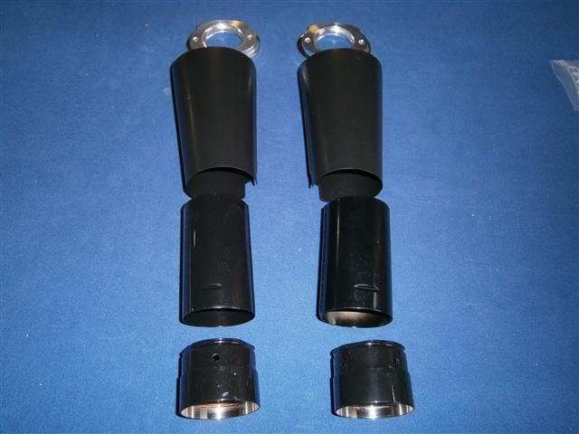 Satz Blechverkleidung Vorderradgabel R51/2,51/3,67,67/2,67/3,68, solo, komplett
-2054287 2x Einspannstück solo
-2002160 1x Verkleidung rechts 
-2002161 1x Verkleidung links
-2002151 2x Verkleidung unten 2 Sicken
-2054245 2x  Überwurfmutter 2 Sicken
zur Zeit leider nicht komplett lieferbar