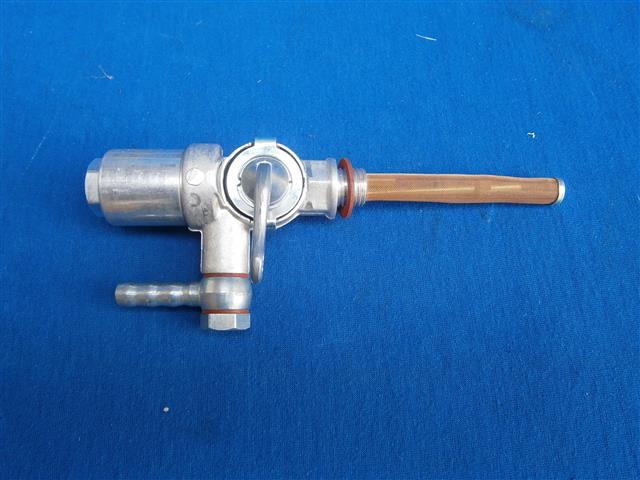 Benzinhahn R11,12,35,R2 1/4 Zoll 1-Abgang