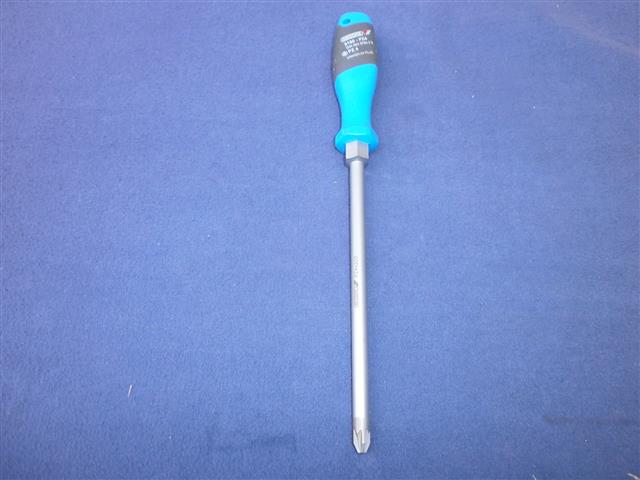 Gedore Schraubendreher Kreuz 2160 - PZ 4
Klinge: PZ 4
Klingendurchmesser: 10 mm
Gesamtlänge: 320 mm
Klingenlänge: 200 mm
Schraubenmaß: M8 - M10
